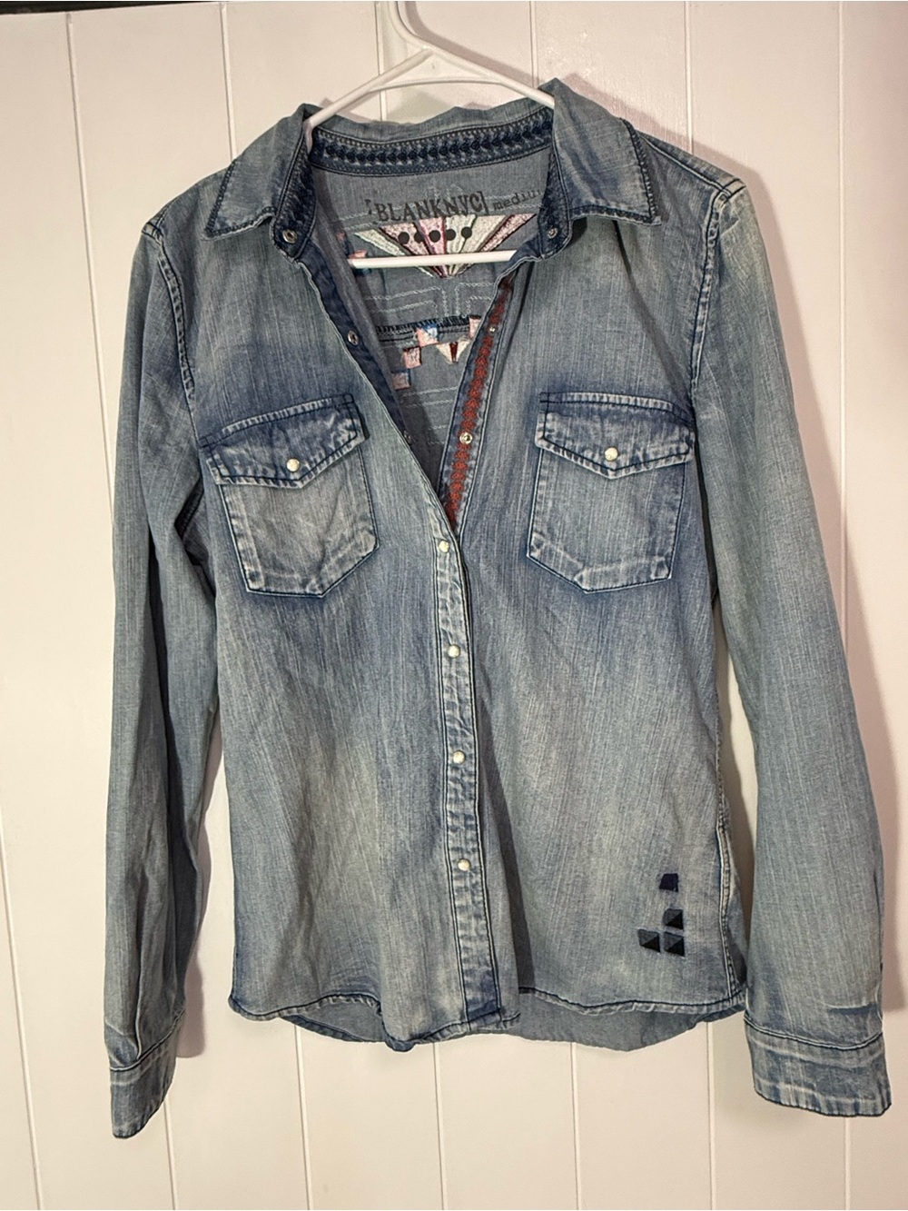 Vintage Blanc NYC Light Blue Denim Jacket with Multicolor Embroidery - Picture 6 of 9